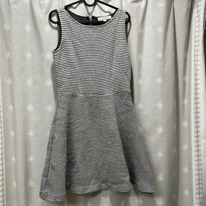 Ann Taylor Loft grey textured dress. Size 4